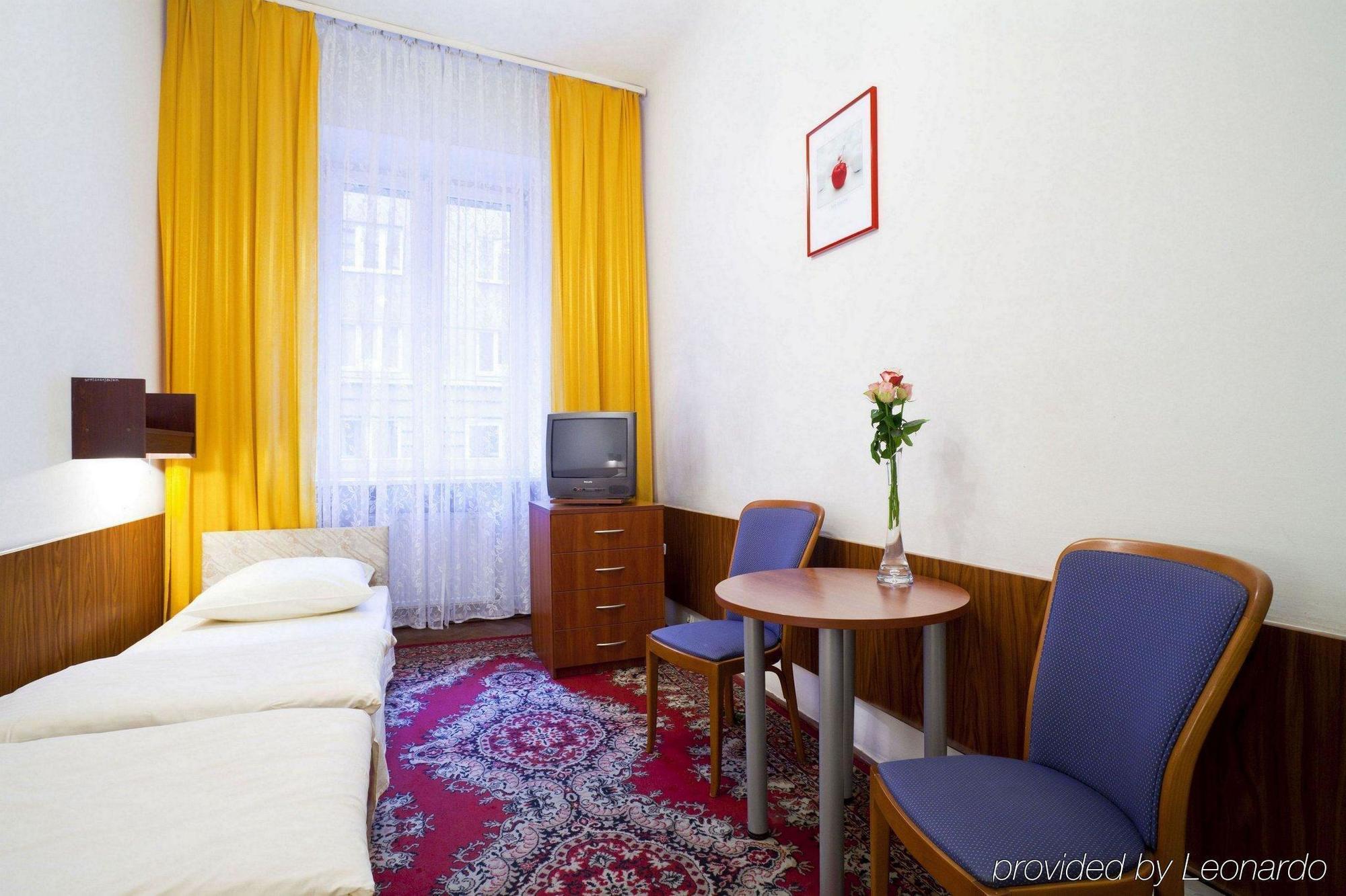 Hotel Mazowiecki Wow وارسو الغرفة الصورة